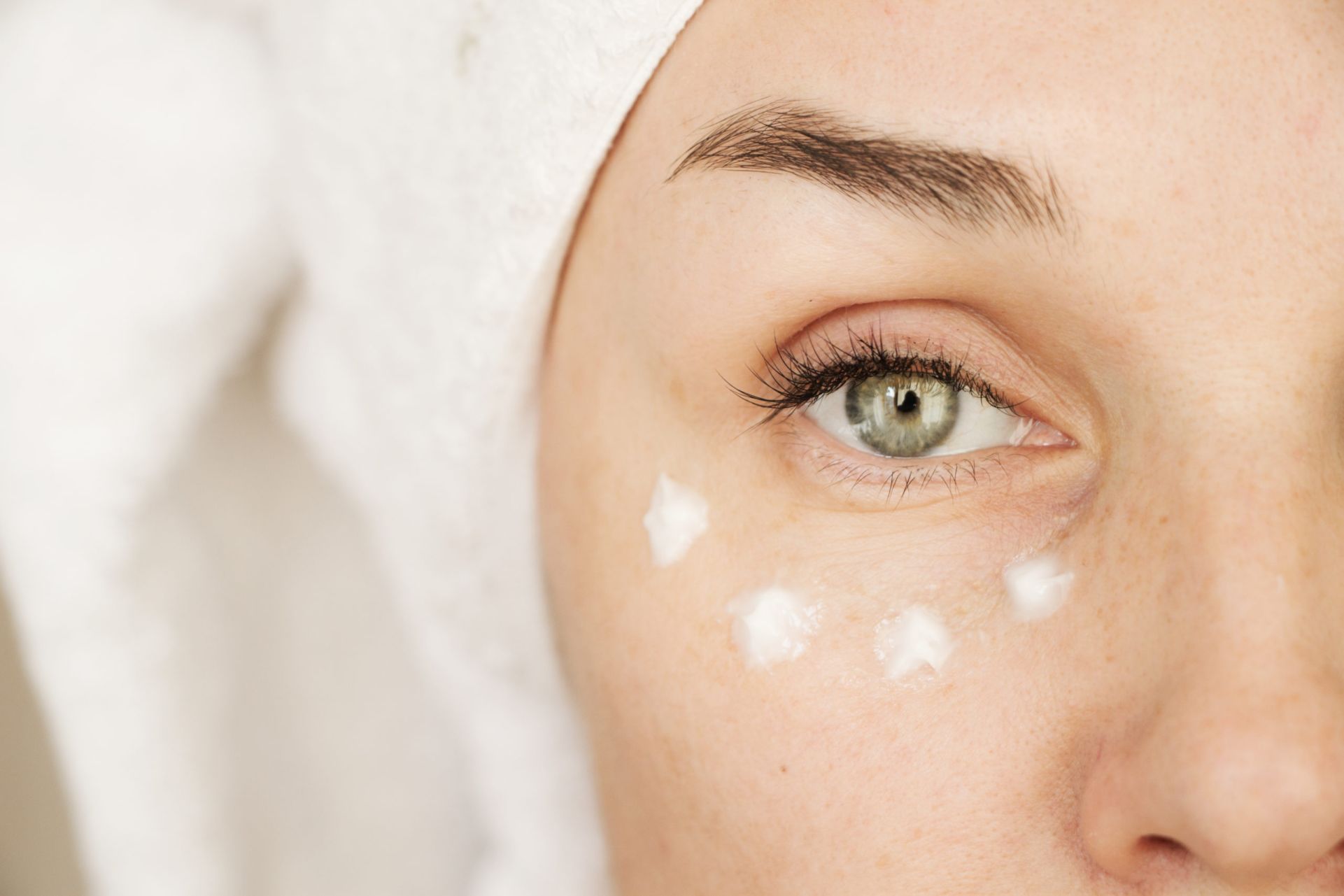 Home Application de crème pour le visage